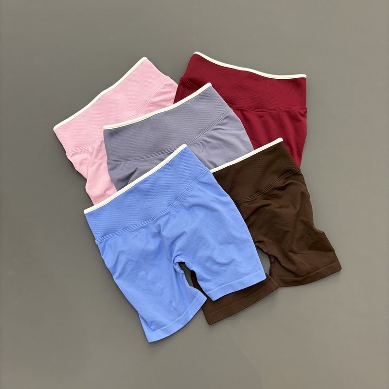 Ignite Yoga Fitness - HISTELLO Ignite Sculpt Scrunch Shorts Seamless