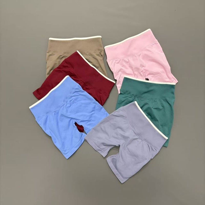Ignite Sculp Scrun Gym Shorts  - огляд і ціна Ignite Yoga Fitness