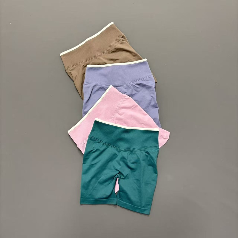 Ignite Sculp Scrun Gym Shorts  - огляд і ціна Ignite Yoga Fitness